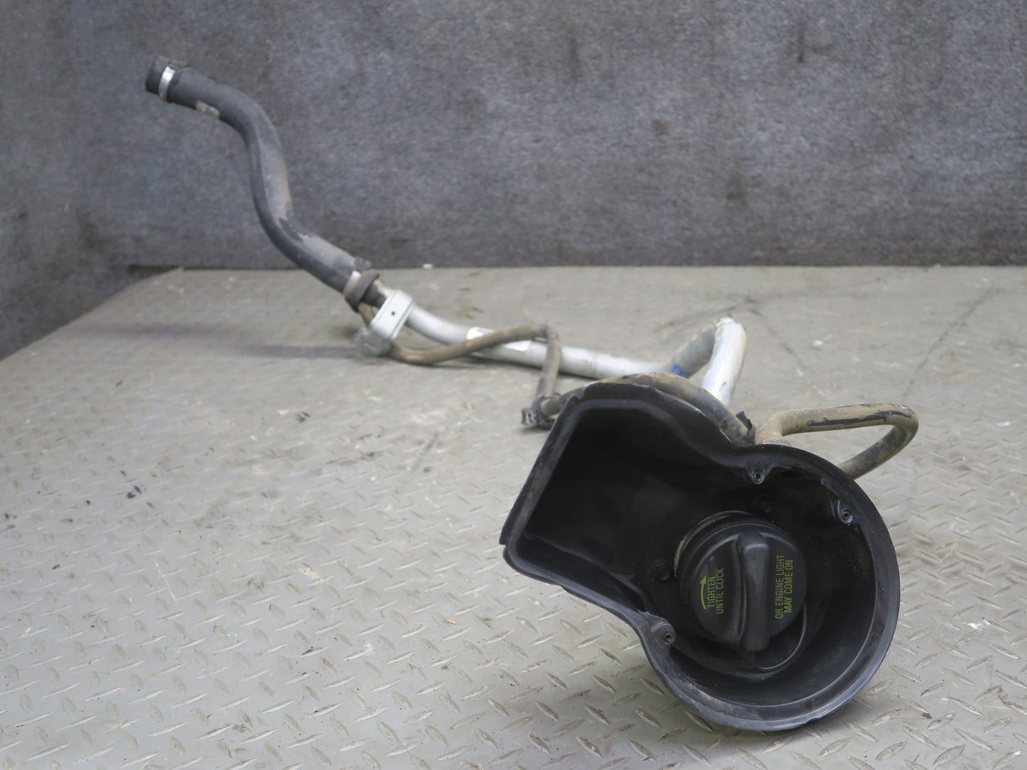 03-05 Ford Thunderbird Gas Fuel Tank Filler Neck Assembly 33K Miles OEM