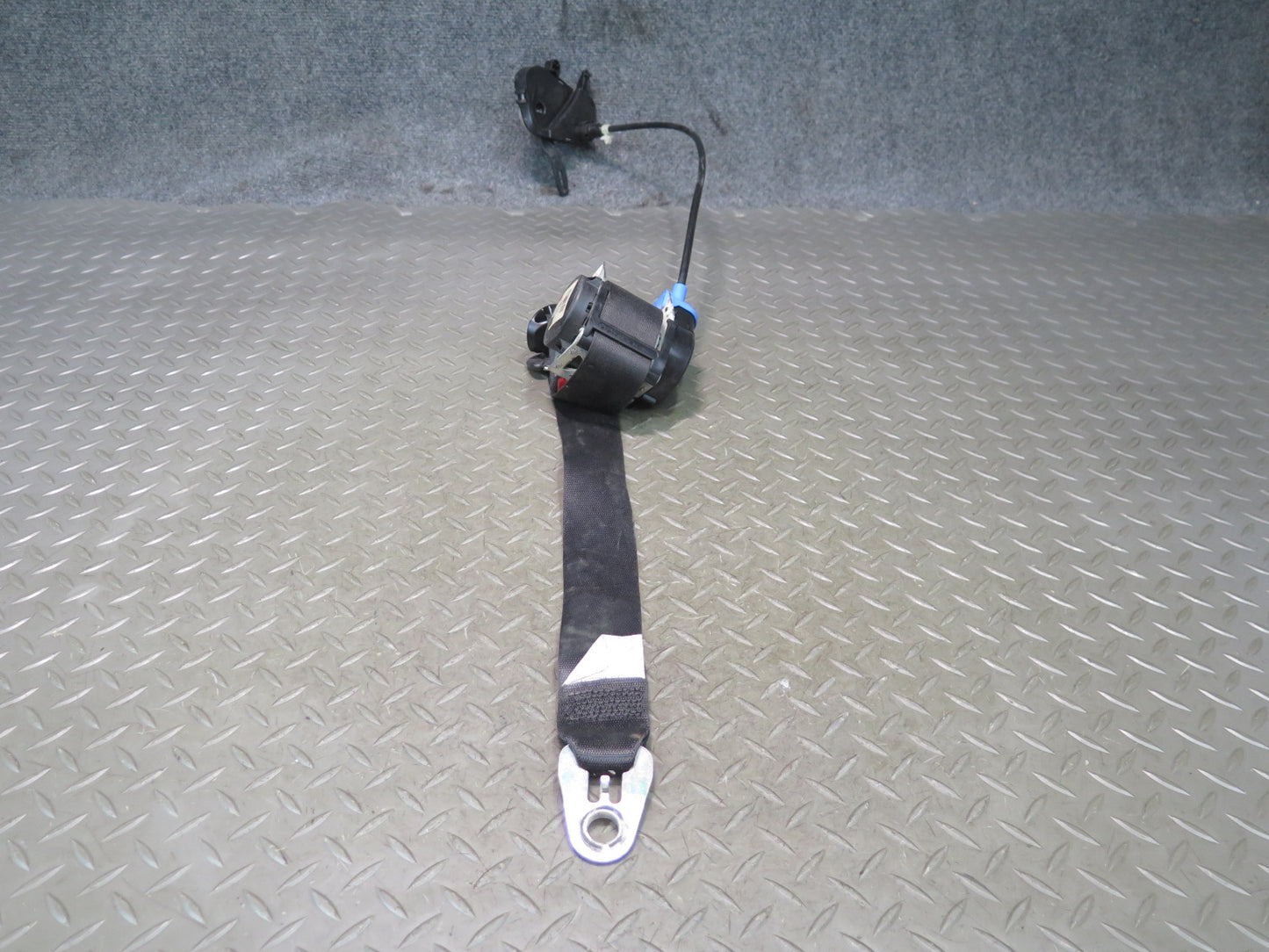 2007 BMW E64 M6 CONVERTIBLE FRONT LEFT & RIGHT SIDE SEATBELT RETRACTOR SET OEM