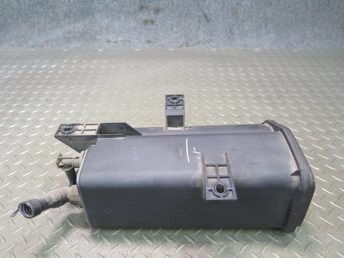 04-06 BMW E53 X5 Fuel Evap Vapor Charcoal Canister 6762410 OEM
