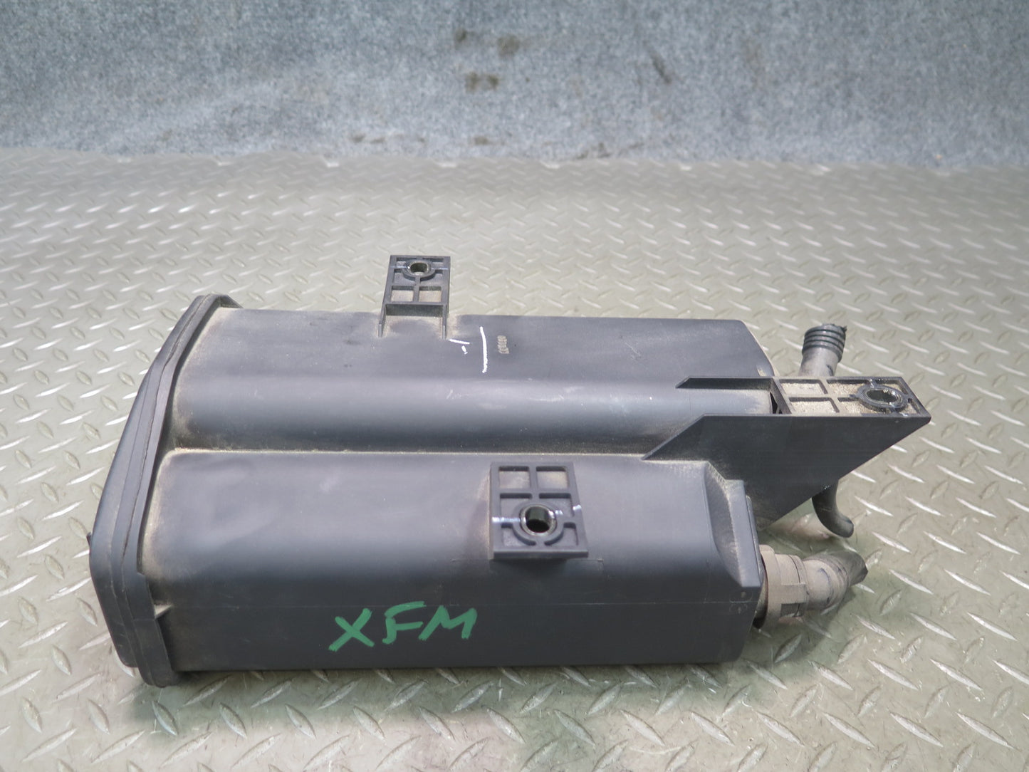 04-06 BMW E53 X5 Fuel Evap Vapor Charcoal Canister 6762410 OEM