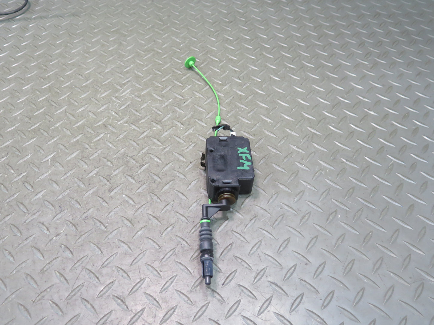 00-06 BMW E53 X5 Fuel Tank Door Lock Actuator 6923974 OEM