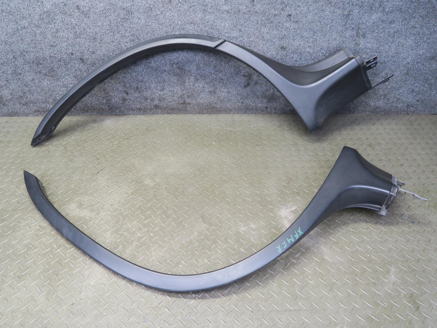 02-06 BMW E53 X5 Set of 2 Front & Rear Right Fender Wheel Arch Trim Molding OEM
