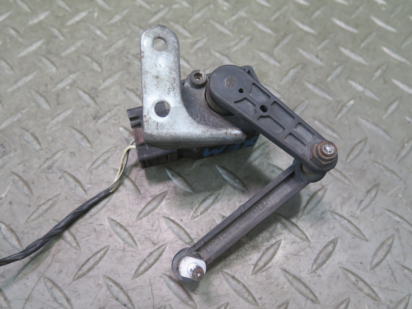 00-06 BMW E53 X5 Set of 2 Rear Left & Right Suspension Height Level Sensor OEM