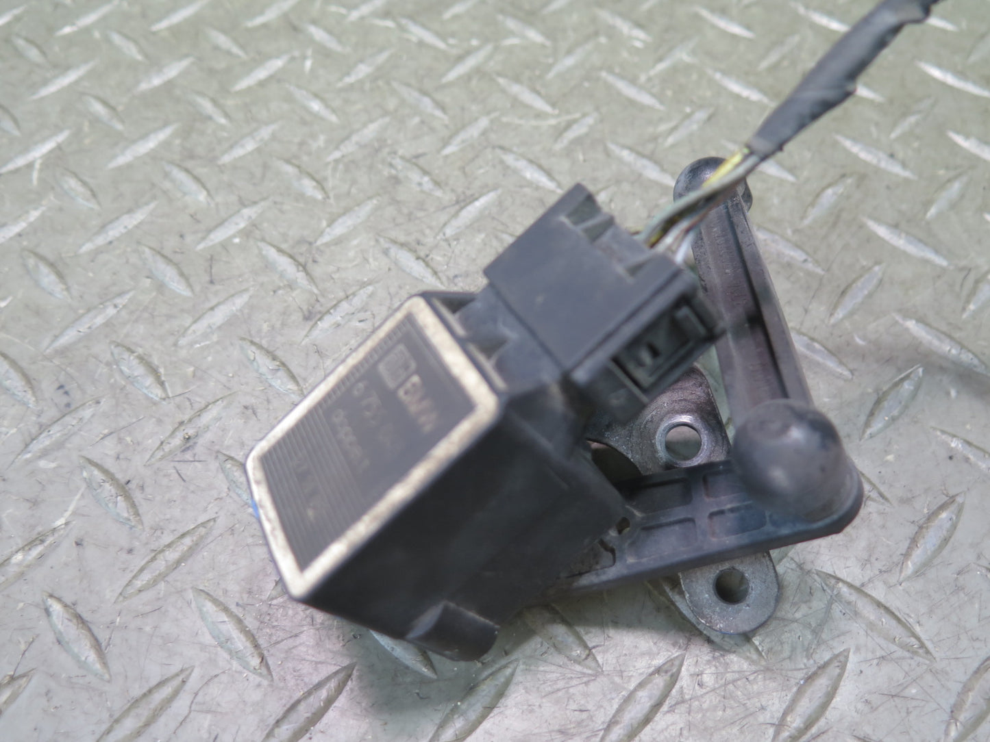 00-06 BMW E53 X5 Set of 2 Rear Left & Right Suspension Height Level Sensor OEM