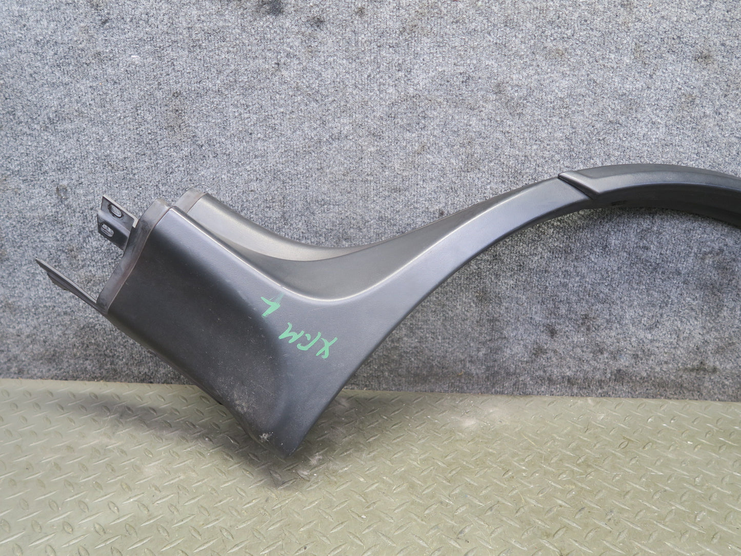 02-06 BMW E53 X5 Set of 2 Front & Rear Left Fender Wheel Arch Trim Molding OEM