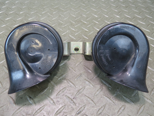 00-06 BMW E53 X5 Set of 2  High & Low Tone Note Pitch Horn Signal OEM