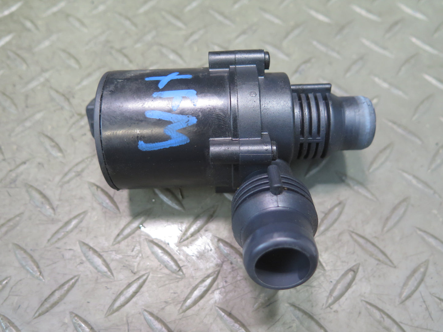04-06 BMW E53 X5 Engine Additional Auxiliary AUX Coolant Water Pump OEM