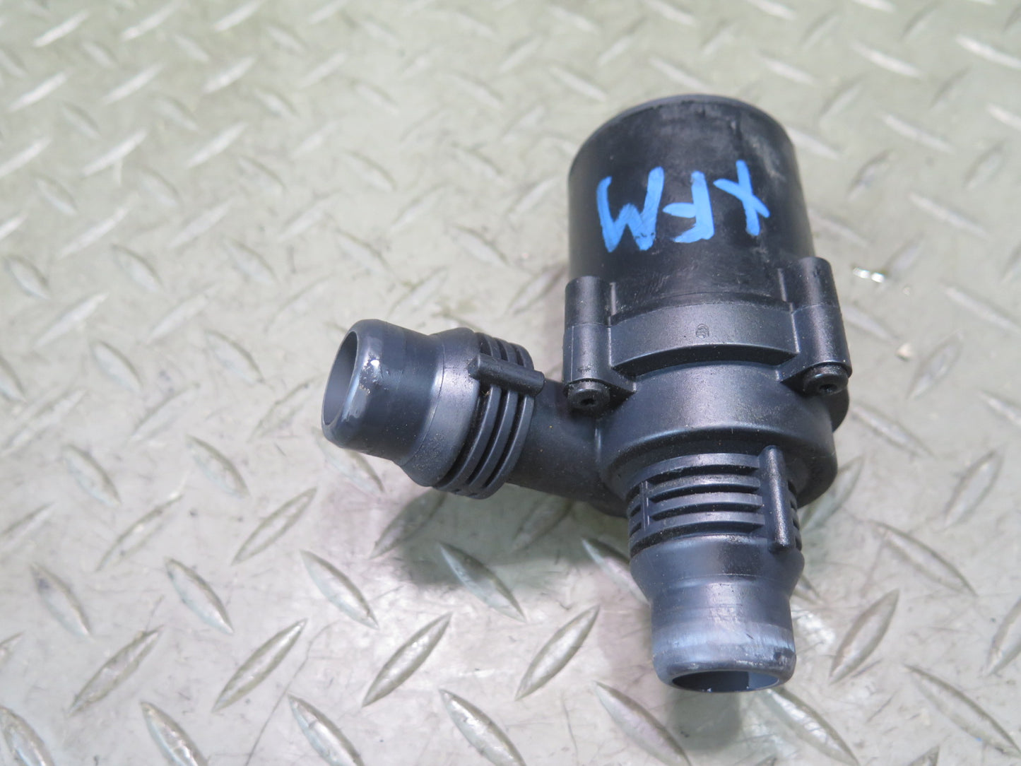 04-06 BMW E53 X5 Engine Additional Auxiliary AUX Coolant Water Pump OEM