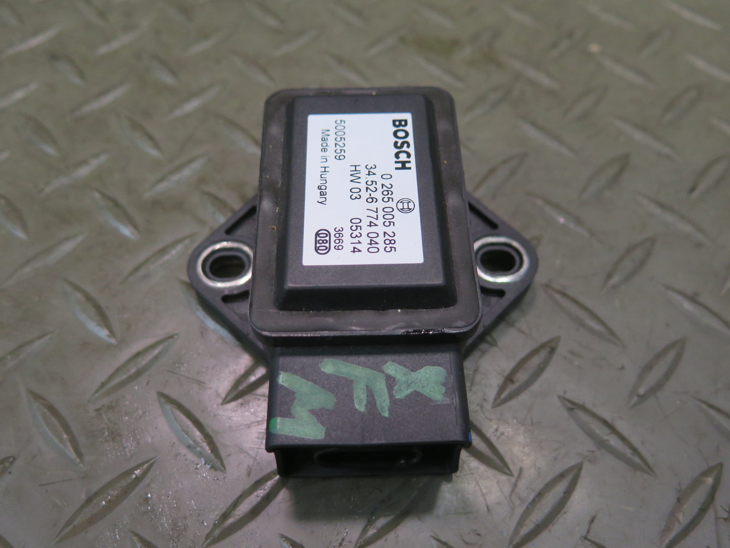 04-06 BMW E53 X5 YAW Turn Rate Acceleration Speed Sensor 6774040 OEM