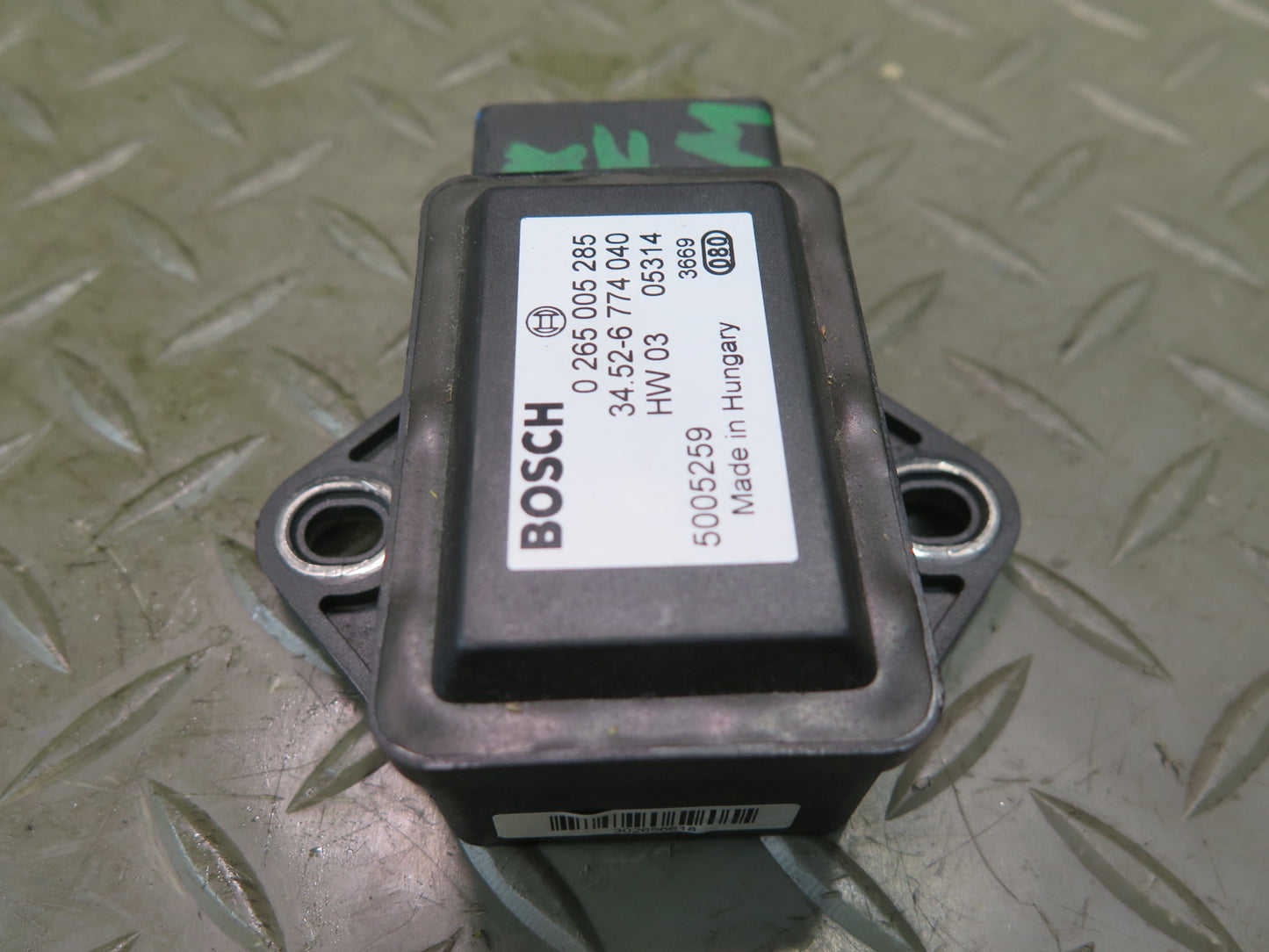 04-06 BMW E53 X5 YAW Turn Rate Acceleration Speed Sensor 6774040 OEM