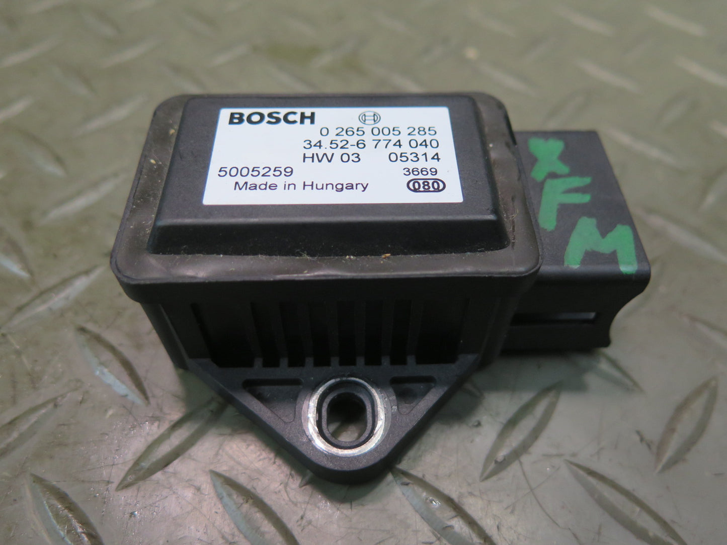 04-06 BMW E53 X5 YAW Turn Rate Acceleration Speed Sensor 6774040 OEM