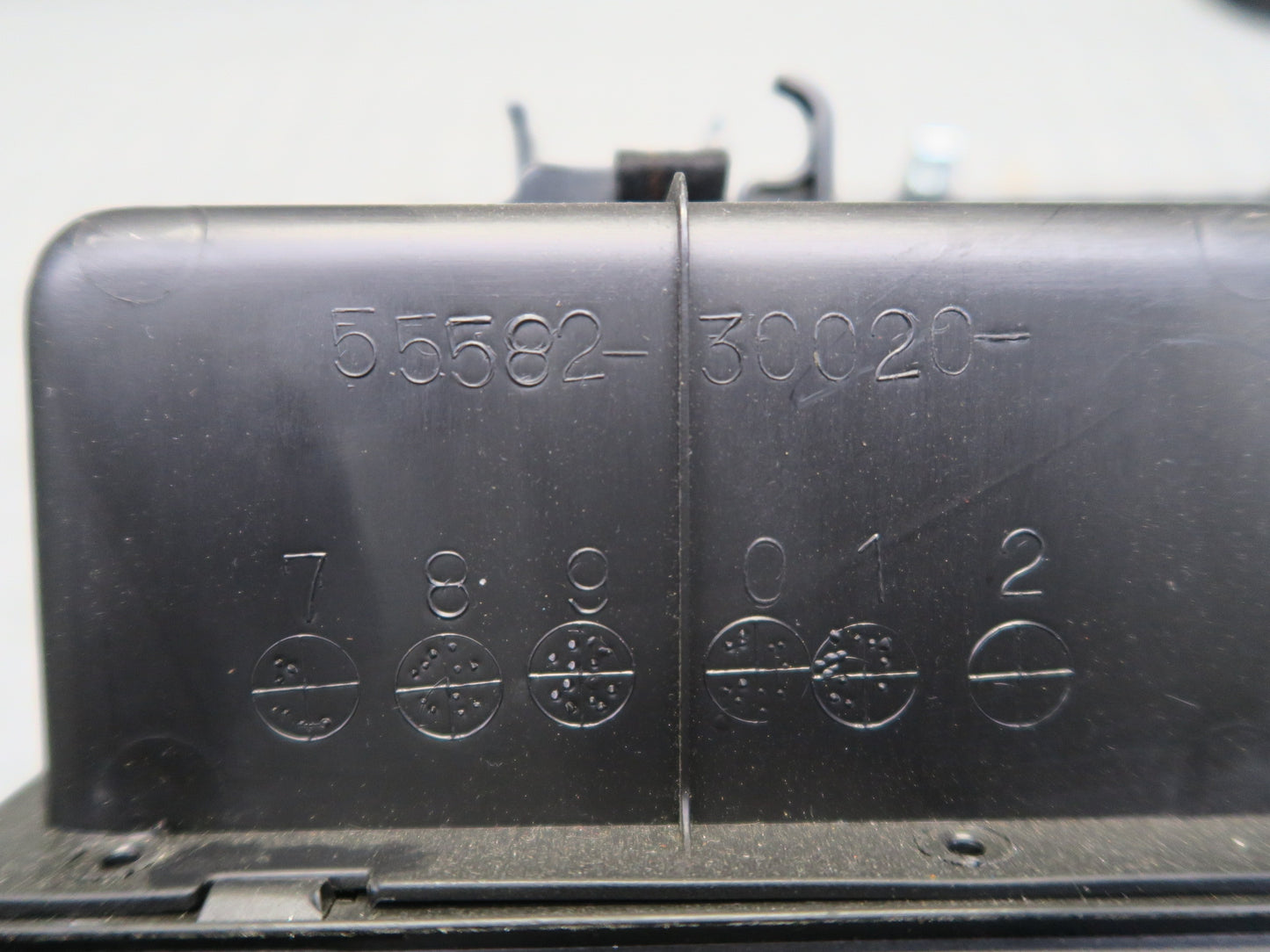 98-05 Lexus JZS160 GS400 GS430 GS300 Dash Right Glove Box Storage Black OEM
