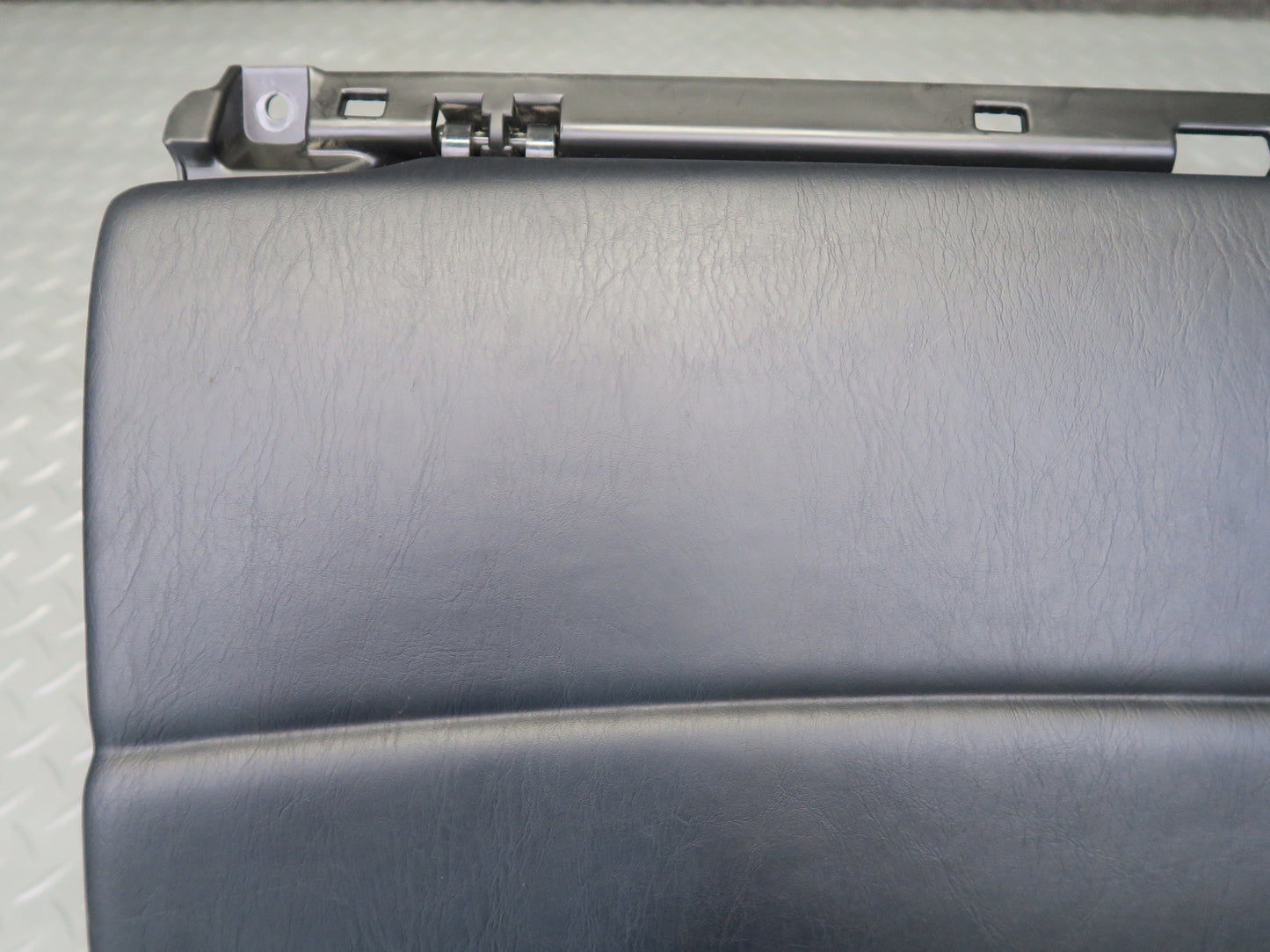 98-05 Lexus JZS160 GS400 GS430 GS300 Dash Right Glove Box Storage Black OEM