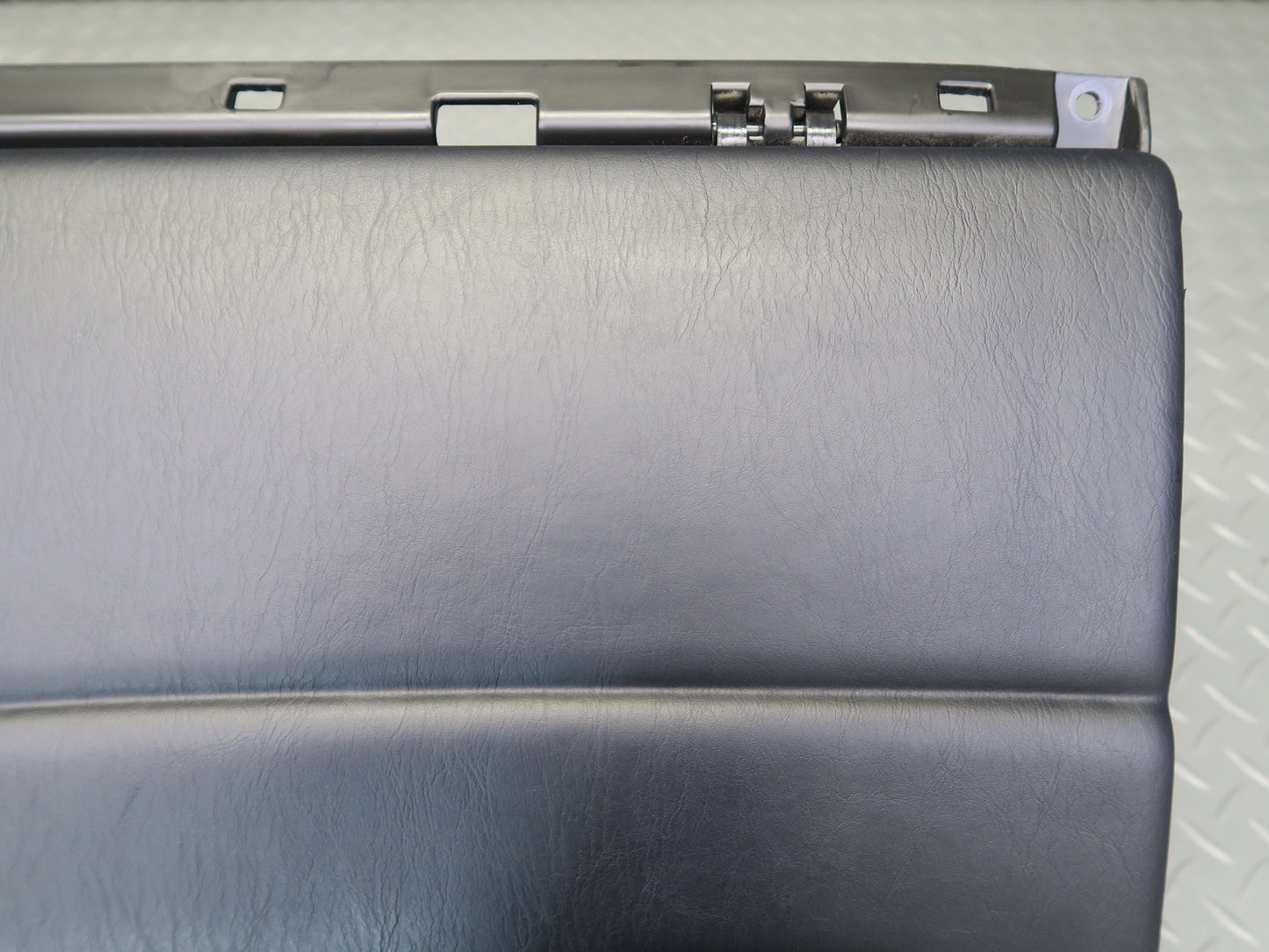 98-05 Lexus JZS160 GS400 GS430 GS300 Dash Right Glove Box Storage Black OEM