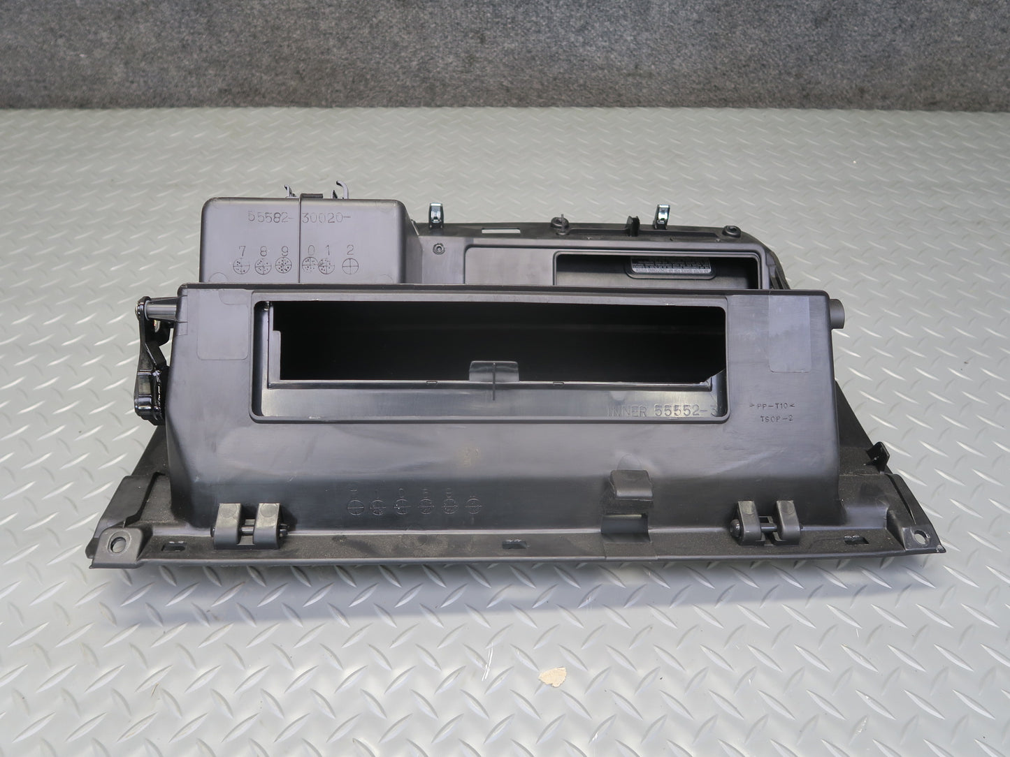 98-05 Lexus JZS160 GS400 GS430 GS300 Dash Right Glove Box Storage Black OEM