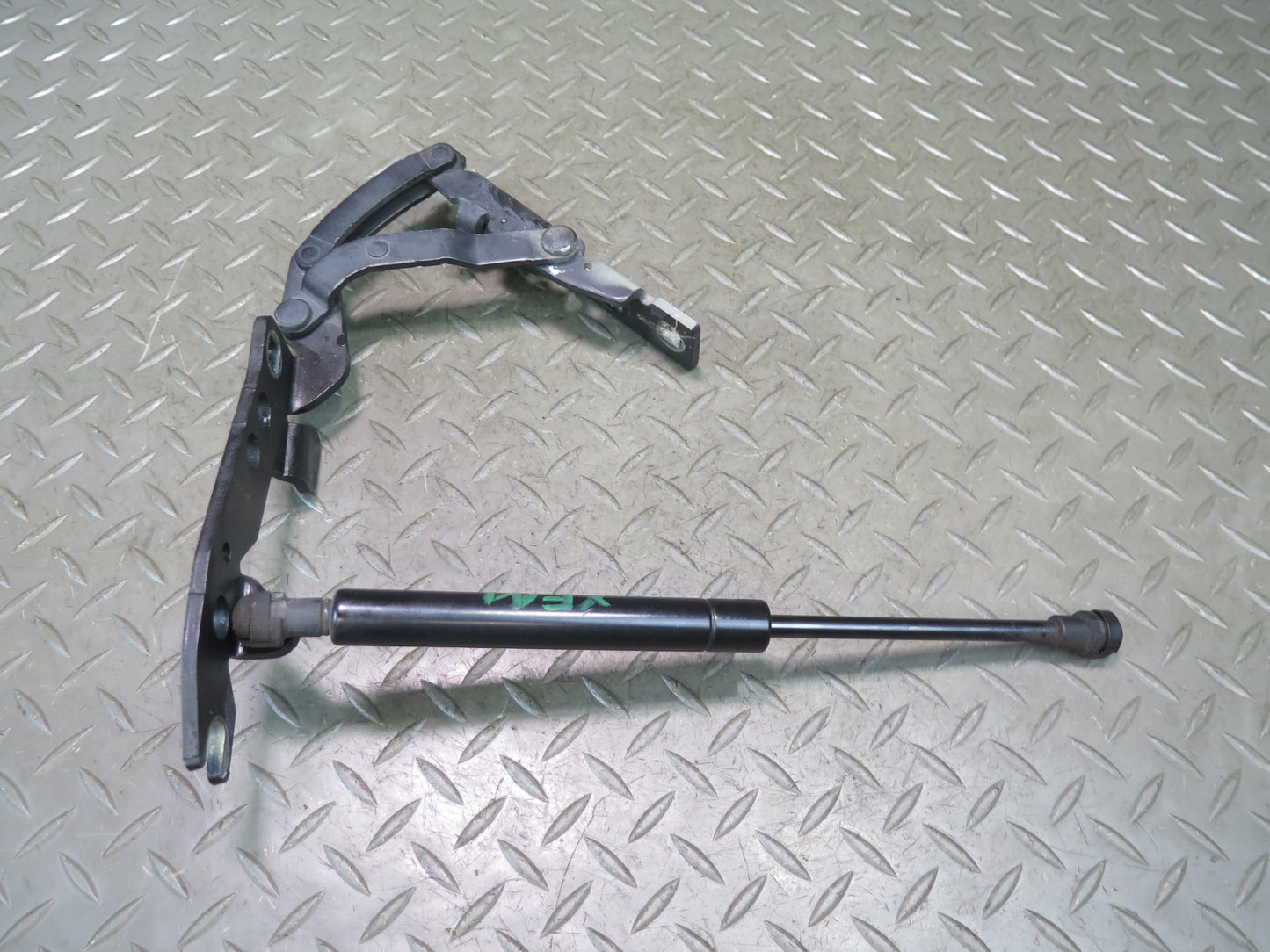 00-06 BMW E53 X5 Set of 2 Front Left & Right Hood Hinge w Shock OEM