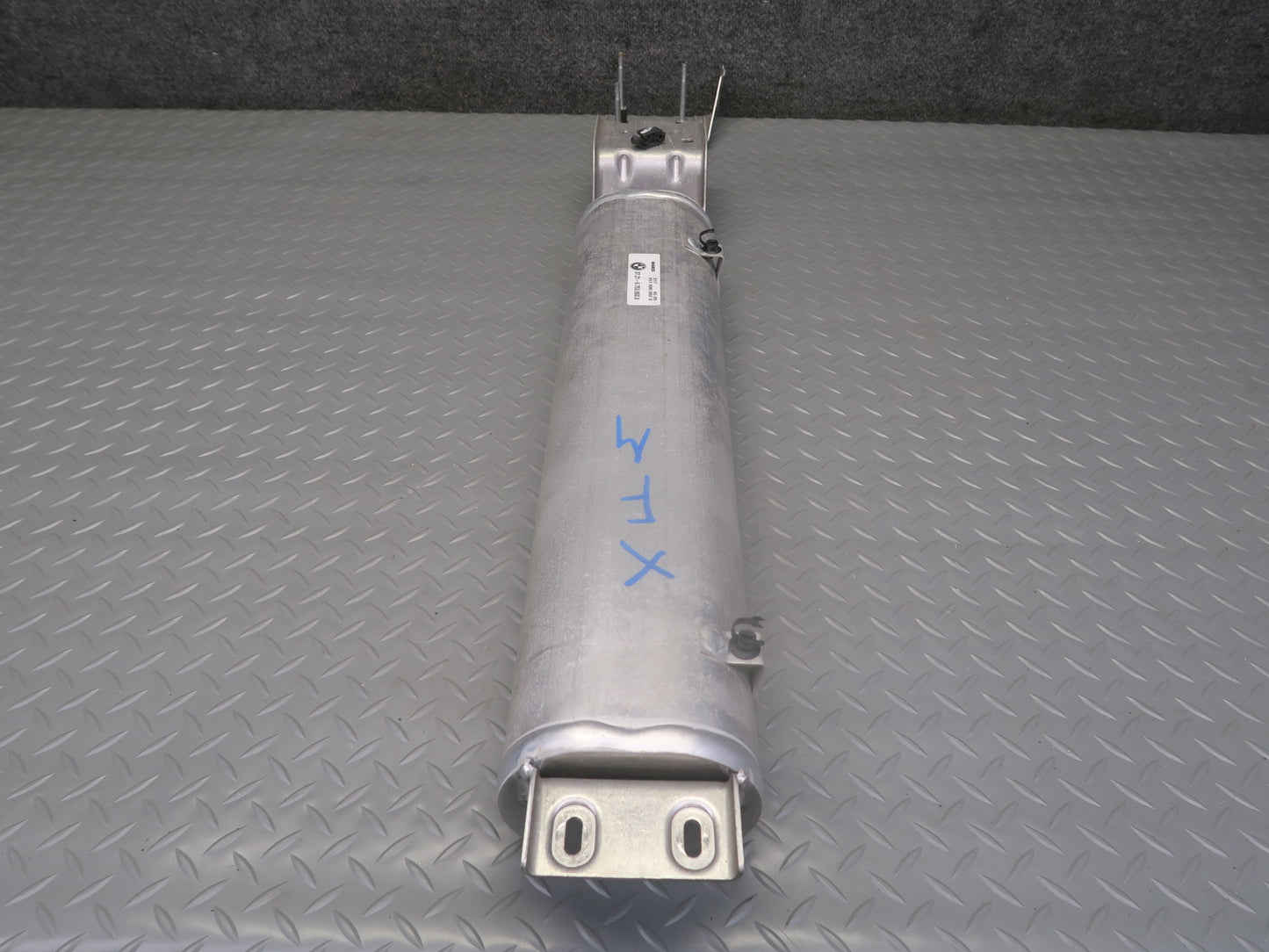 02-06 BMW E53 X5 Air Suspension Pressure Accumulator 6754482 OEM