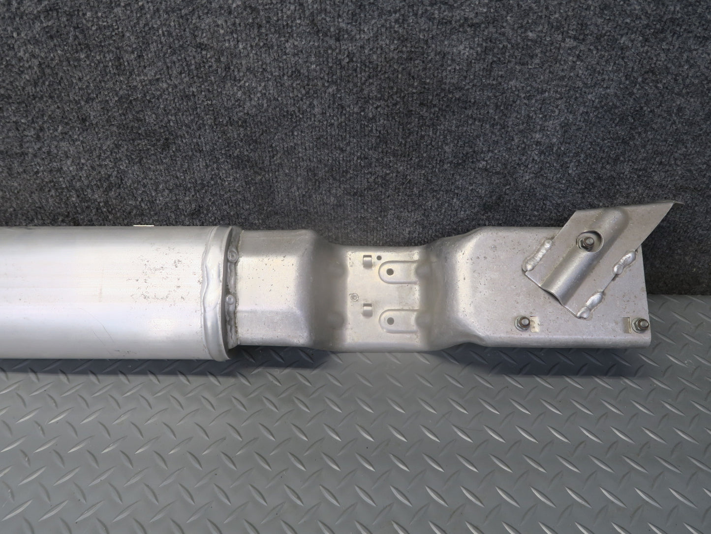 02-06 BMW E53 X5 Air Suspension Pressure Accumulator 6754482 OEM