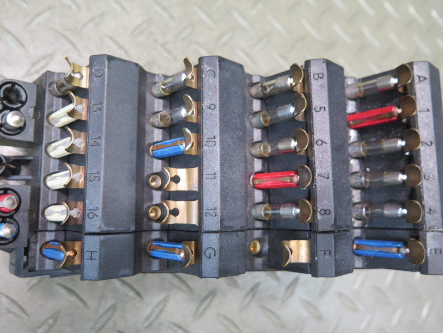 86-93 Mercedes W124 300E Fuse Relay Box OEM