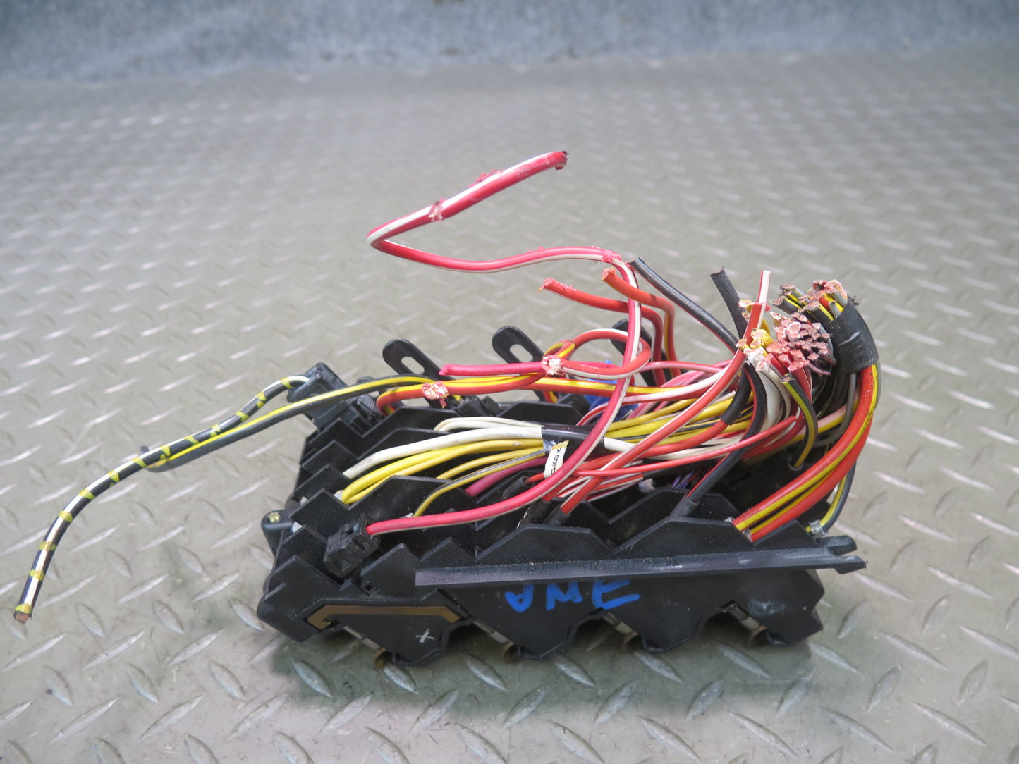 86-93 Mercedes W124 300E Fuse Relay Box OEM
