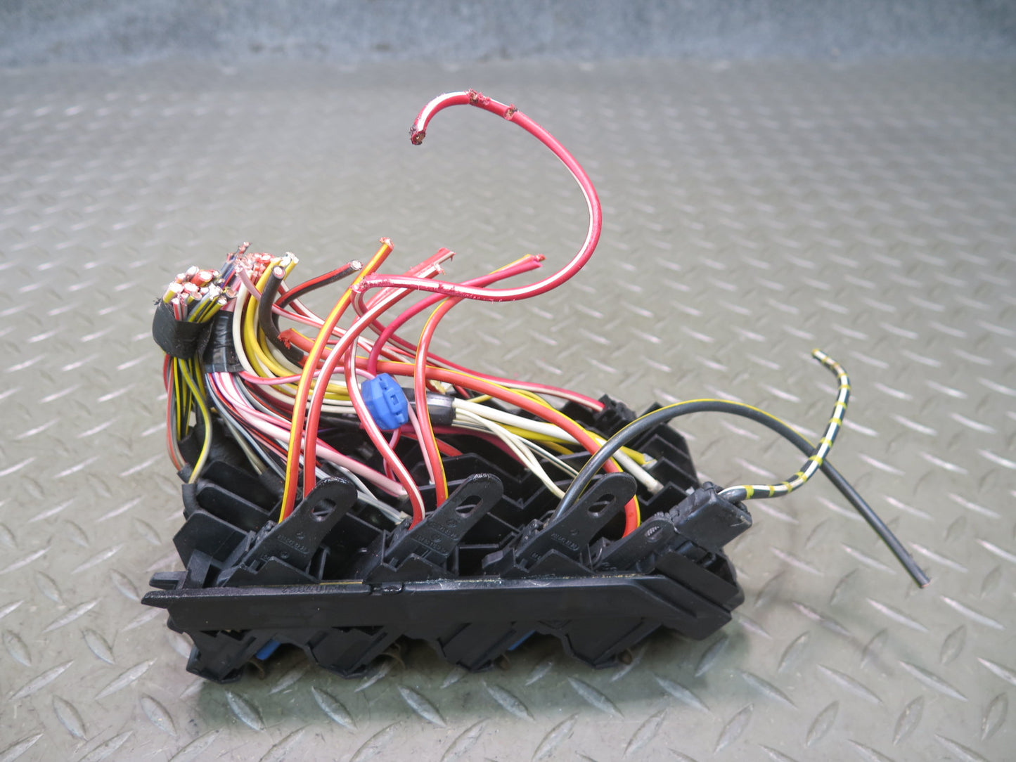 86-93 Mercedes W124 300E Fuse Relay Box OEM