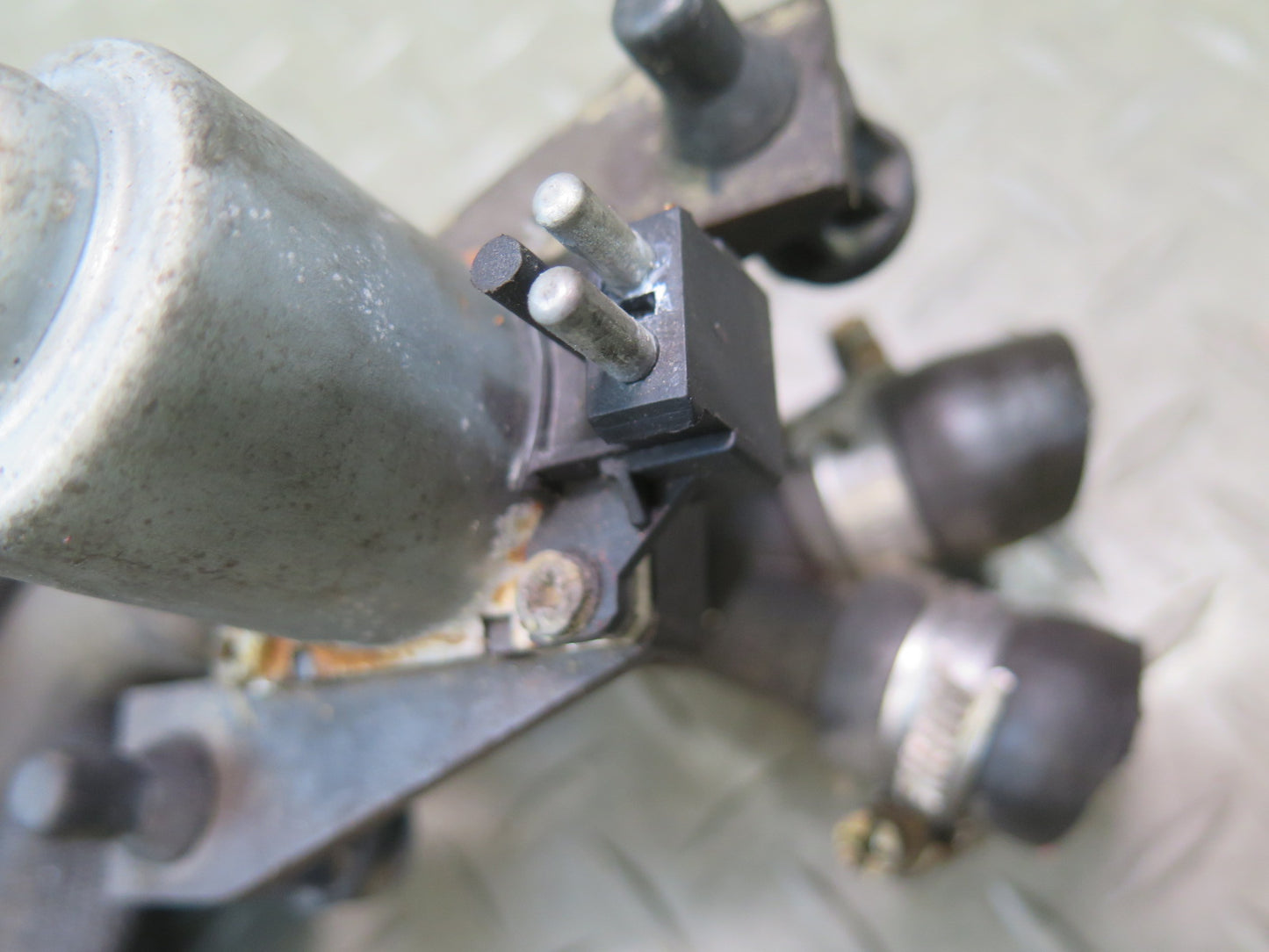 86-93 Mercedes W124 300E Heater Control Valve Pump OEM