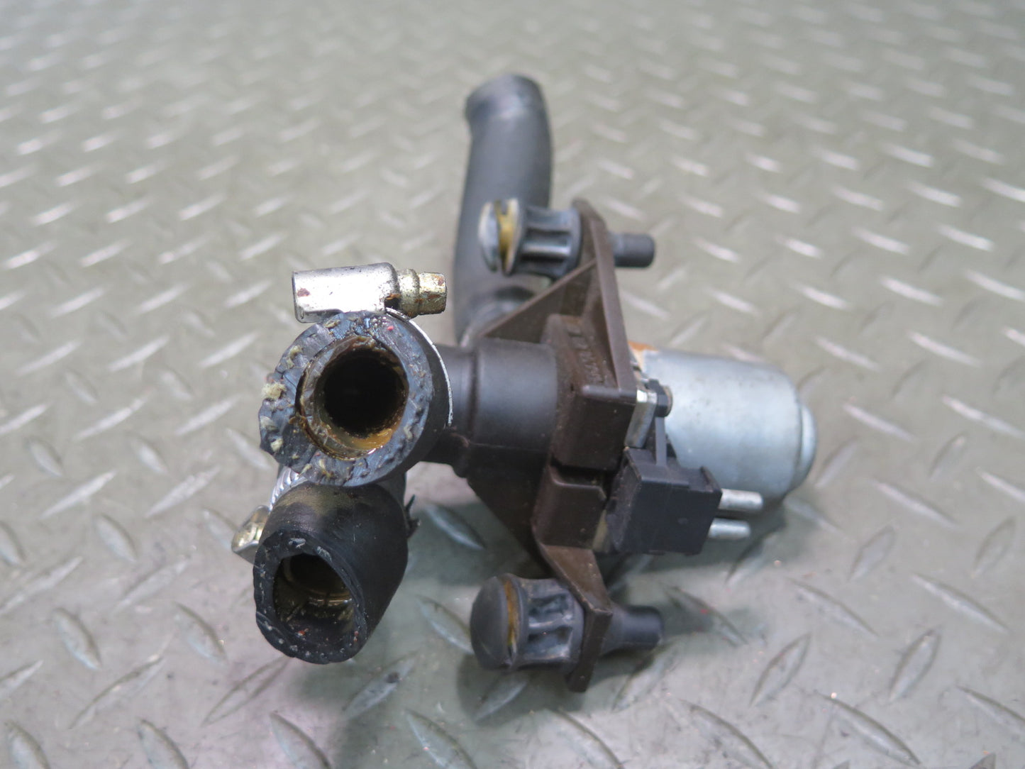 86-93 Mercedes W124 300E Heater Control Valve Pump OEM