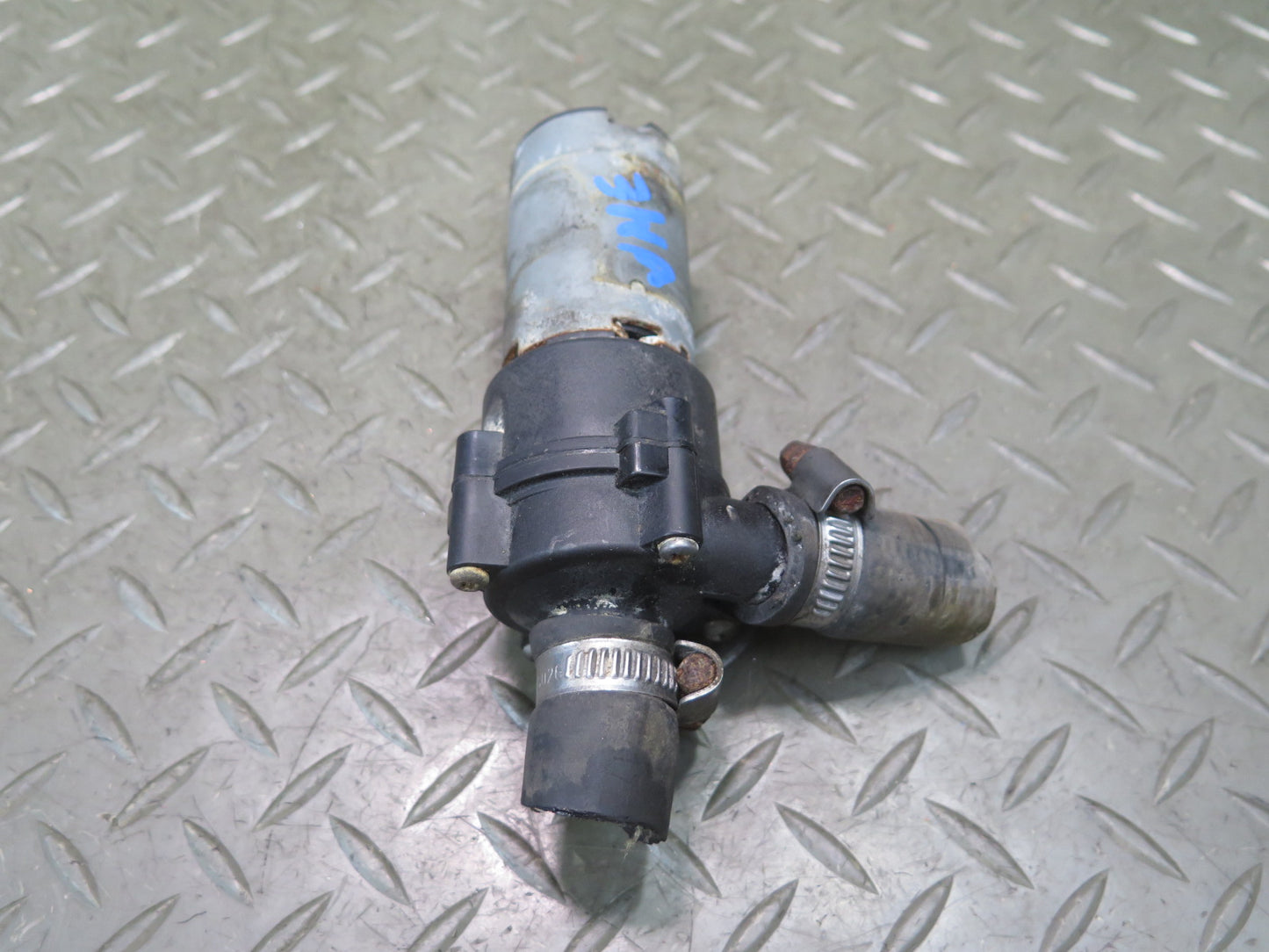 90-93 Mercedes W124 300E Engine Auxiliary AUX Coolant Water Pump OEM