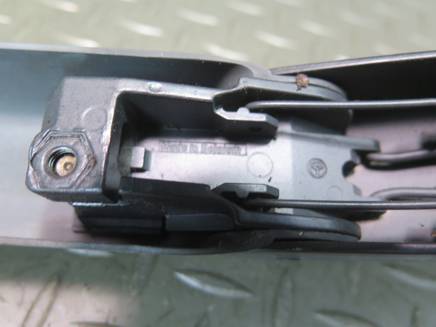 86-93 Mercedes W124 300E Windshield Wiper Arm OEM