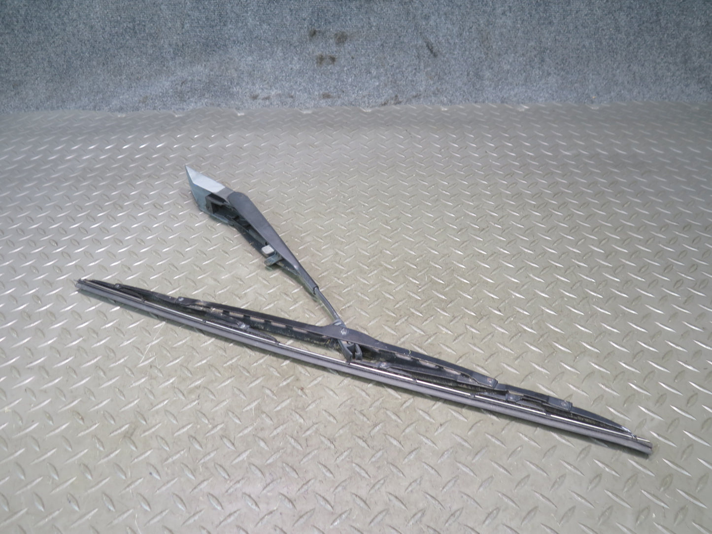86-93 Mercedes W124 300E Windshield Wiper Arm OEM