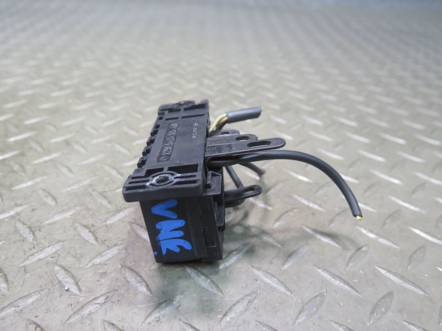 86-93 Mercedes W124 300E Diagnostic Port Connector Unit 1295455540 OEM