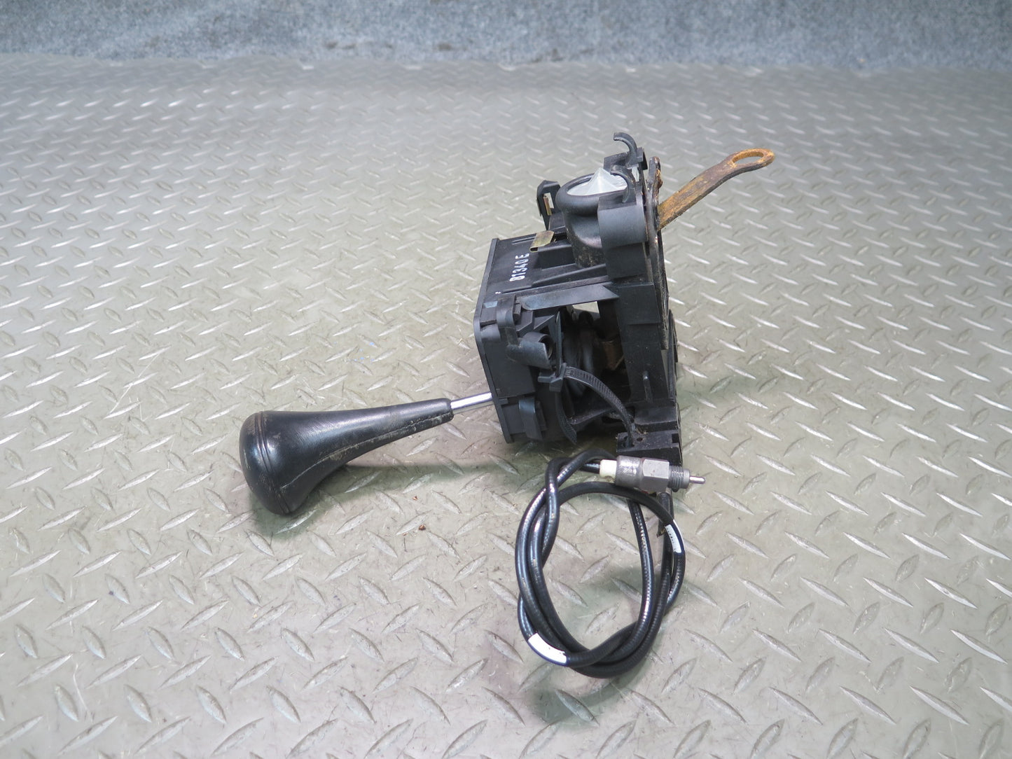 86-93 Mercedes W124 300E A/T Automatic Transmission Shifter w Cable OEM