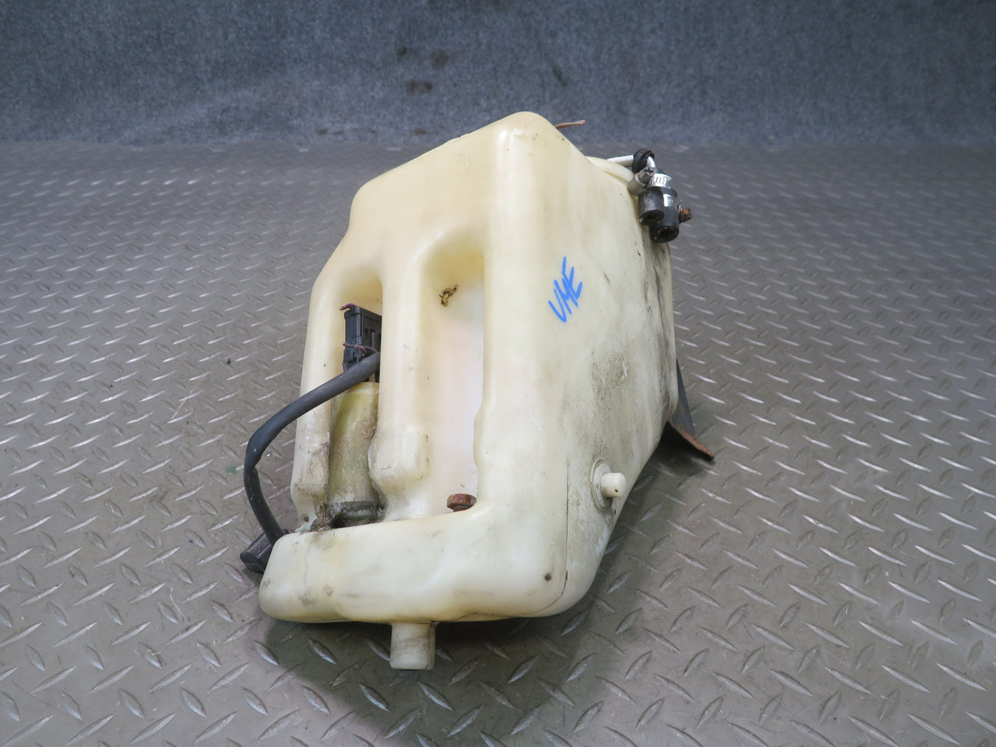 86-93 Mercedes W124 300E Windshield Washer Fluid Reservoir Tank w Pump OEM