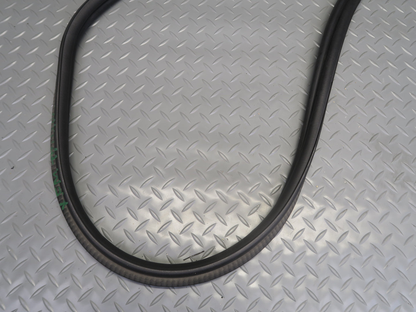 00-06 BMW X5 E53 Rear Trunk Weatherstrip Rubber Seal OEM