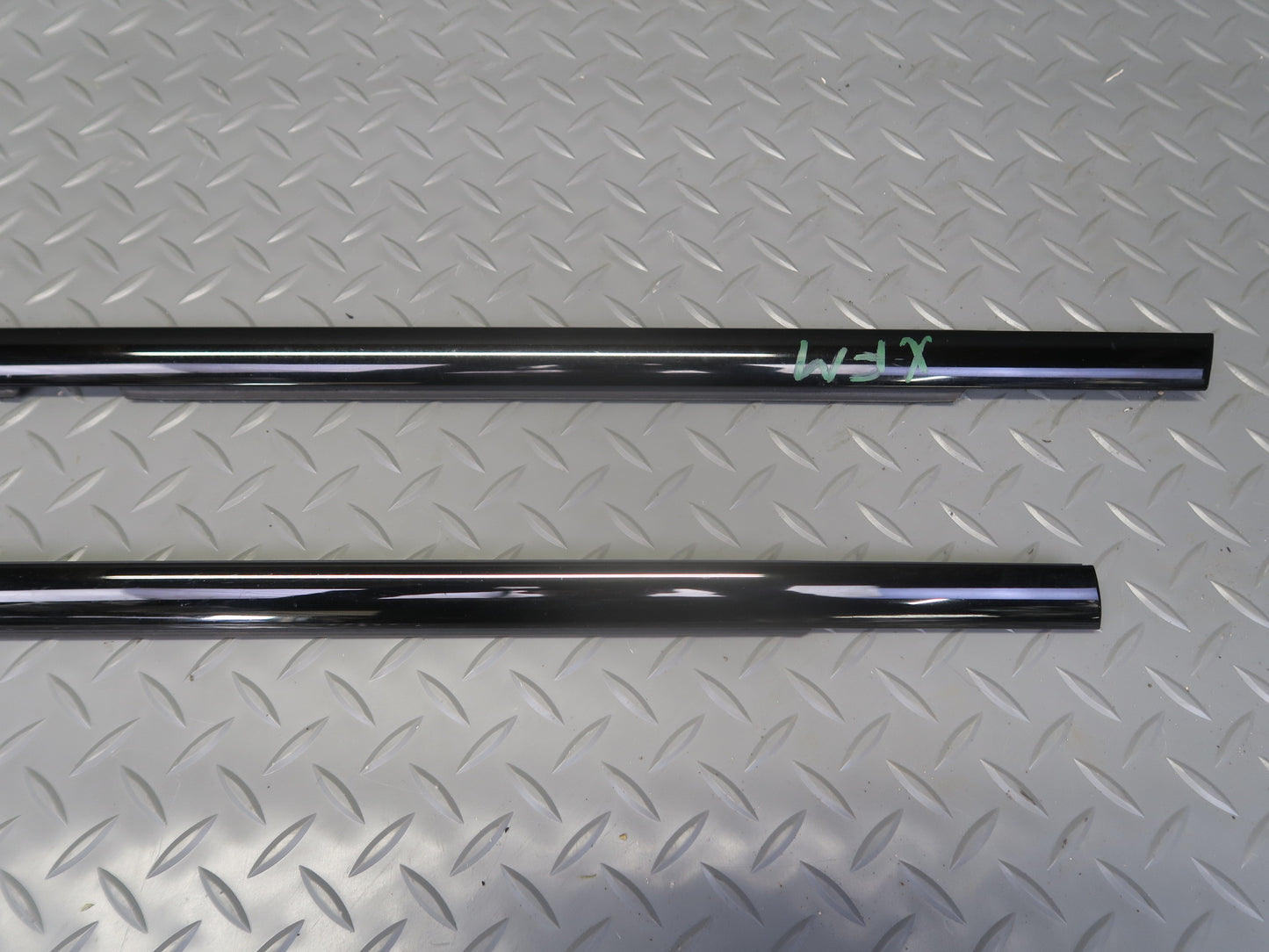 00-06 BMW E53 X5 Set of 2 Front & Rear Right Door Weatherstrip Trim Molding OEM