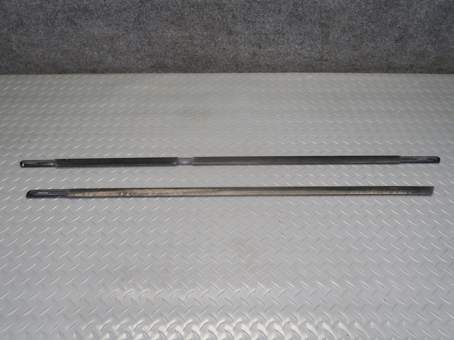 00-06 BMW E53 X5 Set of 2 Front & Rear Right Door Weatherstrip Trim Molding OEM