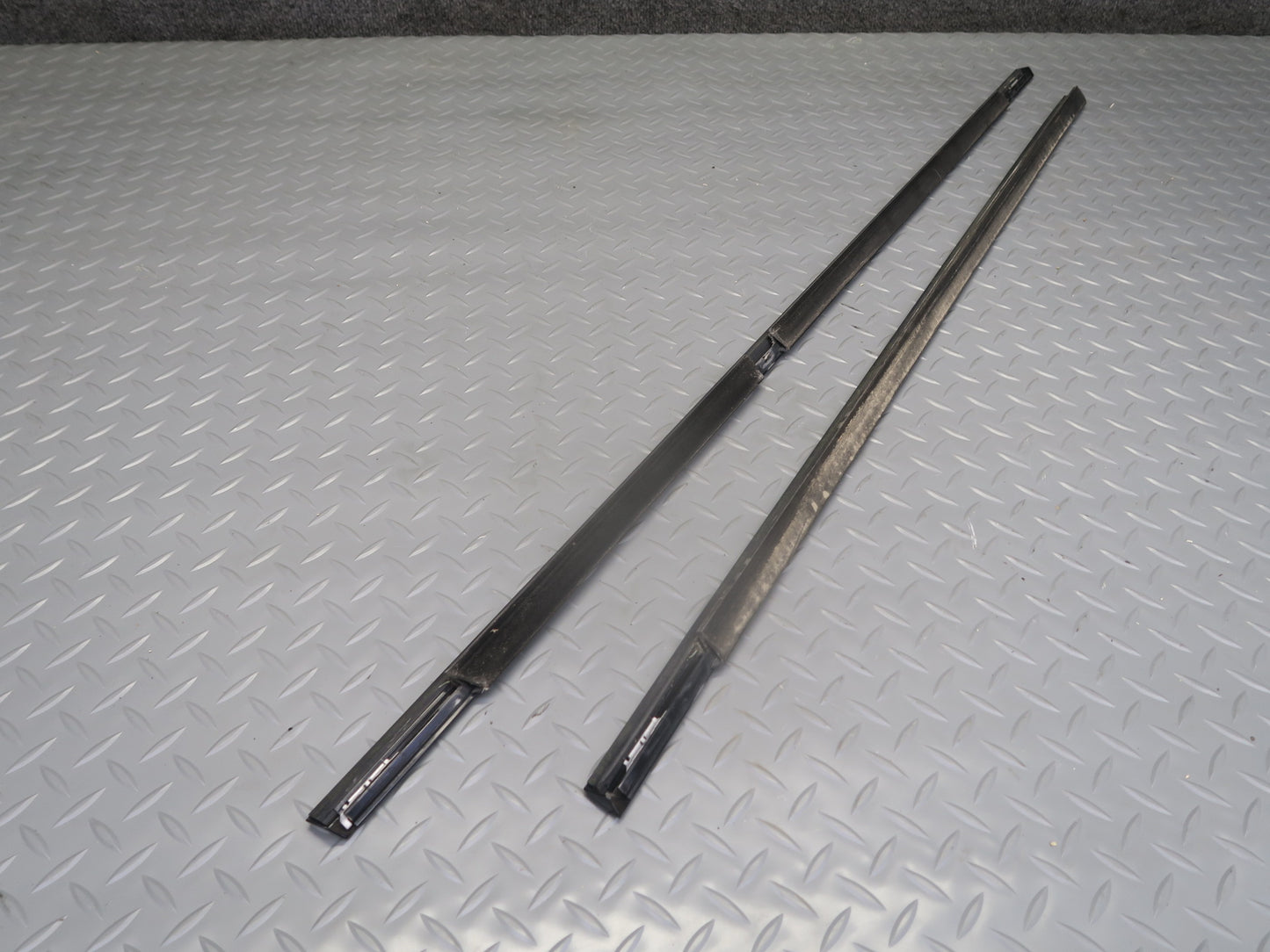 00-06 BMW E53 X5 Set of 2 Front & Rear Right Door Weatherstrip Trim Molding OEM