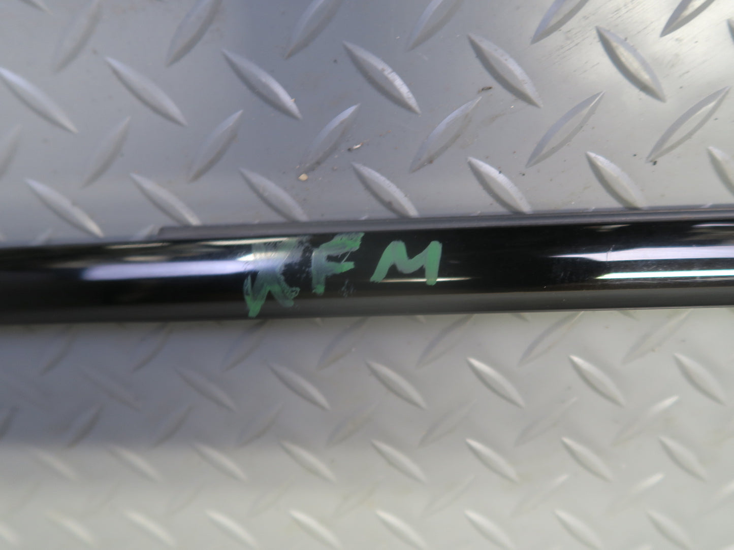 00-06 BMW E53 X5 Set of 2 Front & Rear Left Door Weatherstrip Trim Molding OEM