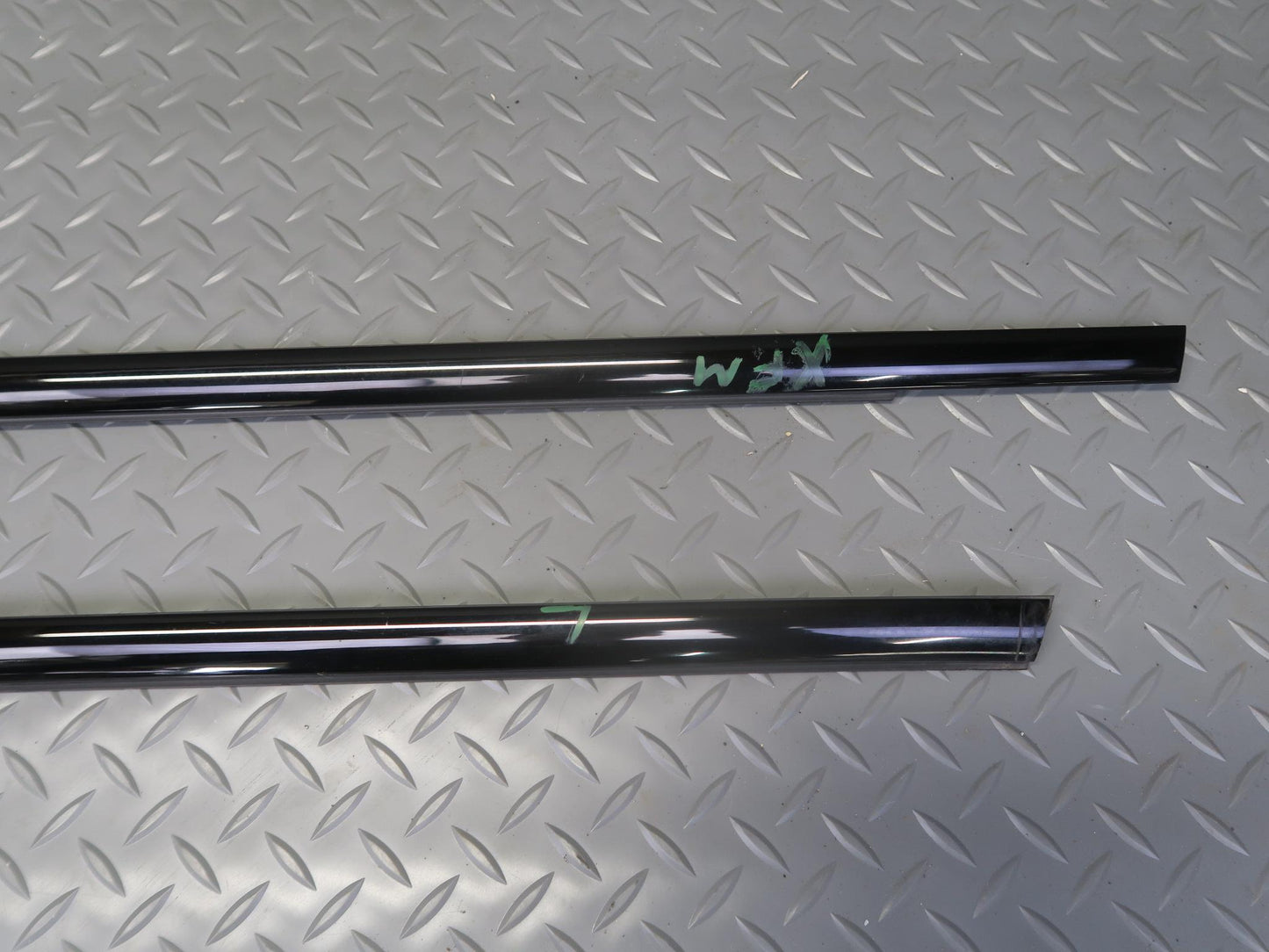 00-06 BMW E53 X5 Set of 2 Front & Rear Left Door Weatherstrip Trim Molding OEM