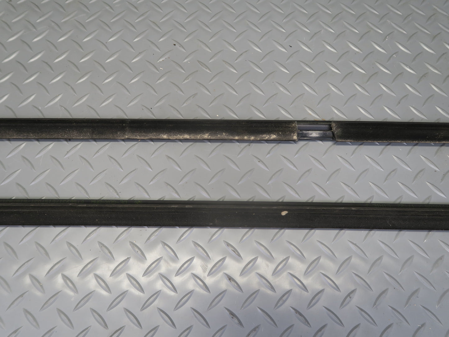 00-06 BMW E53 X5 Set of 2 Front & Rear Left Door Weatherstrip Trim Molding OEM