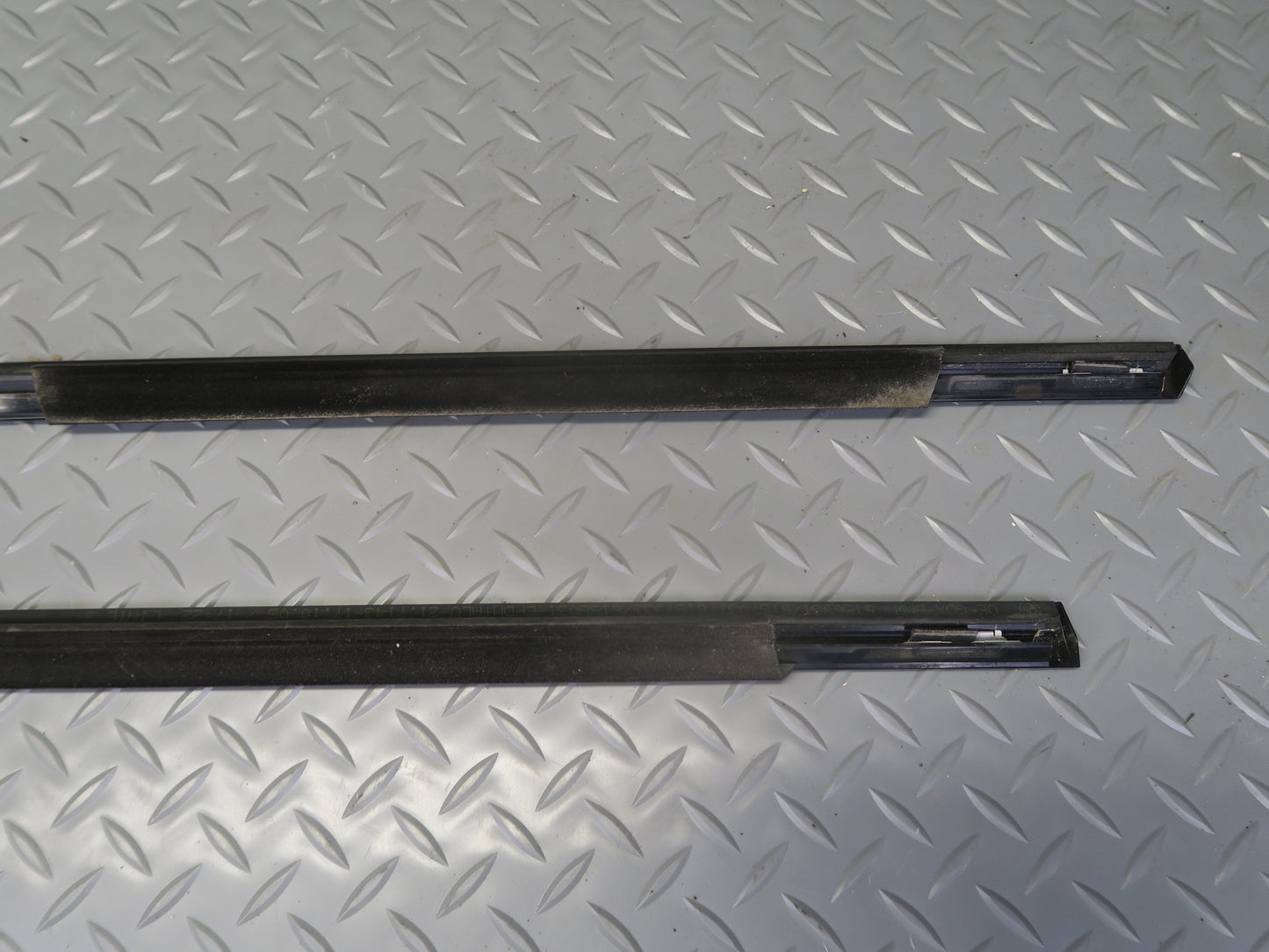 00-06 BMW E53 X5 Set of 2 Front & Rear Left Door Weatherstrip Trim Molding OEM