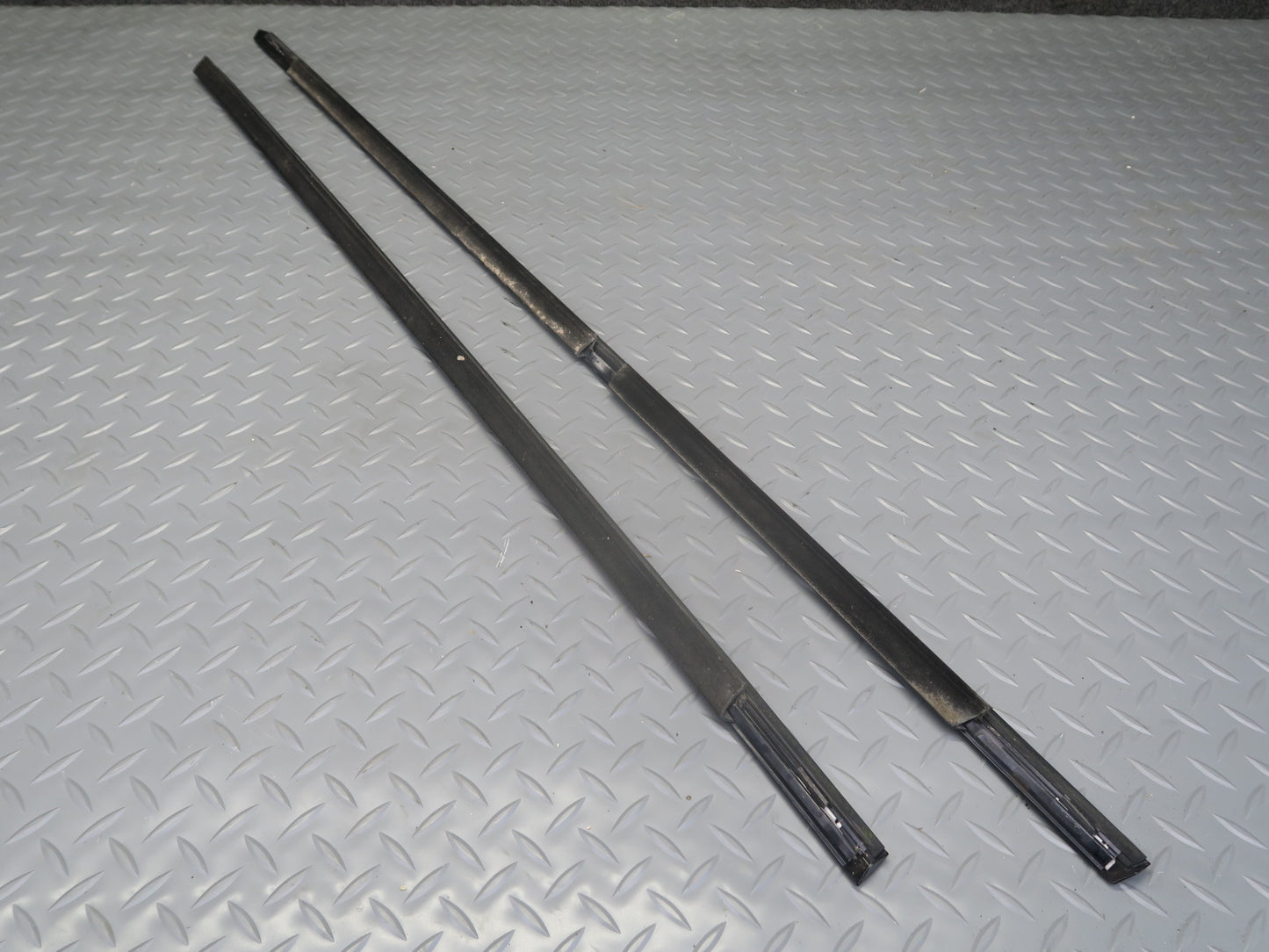 00-06 BMW E53 X5 Set of 2 Front & Rear Left Door Weatherstrip Trim Molding OEM