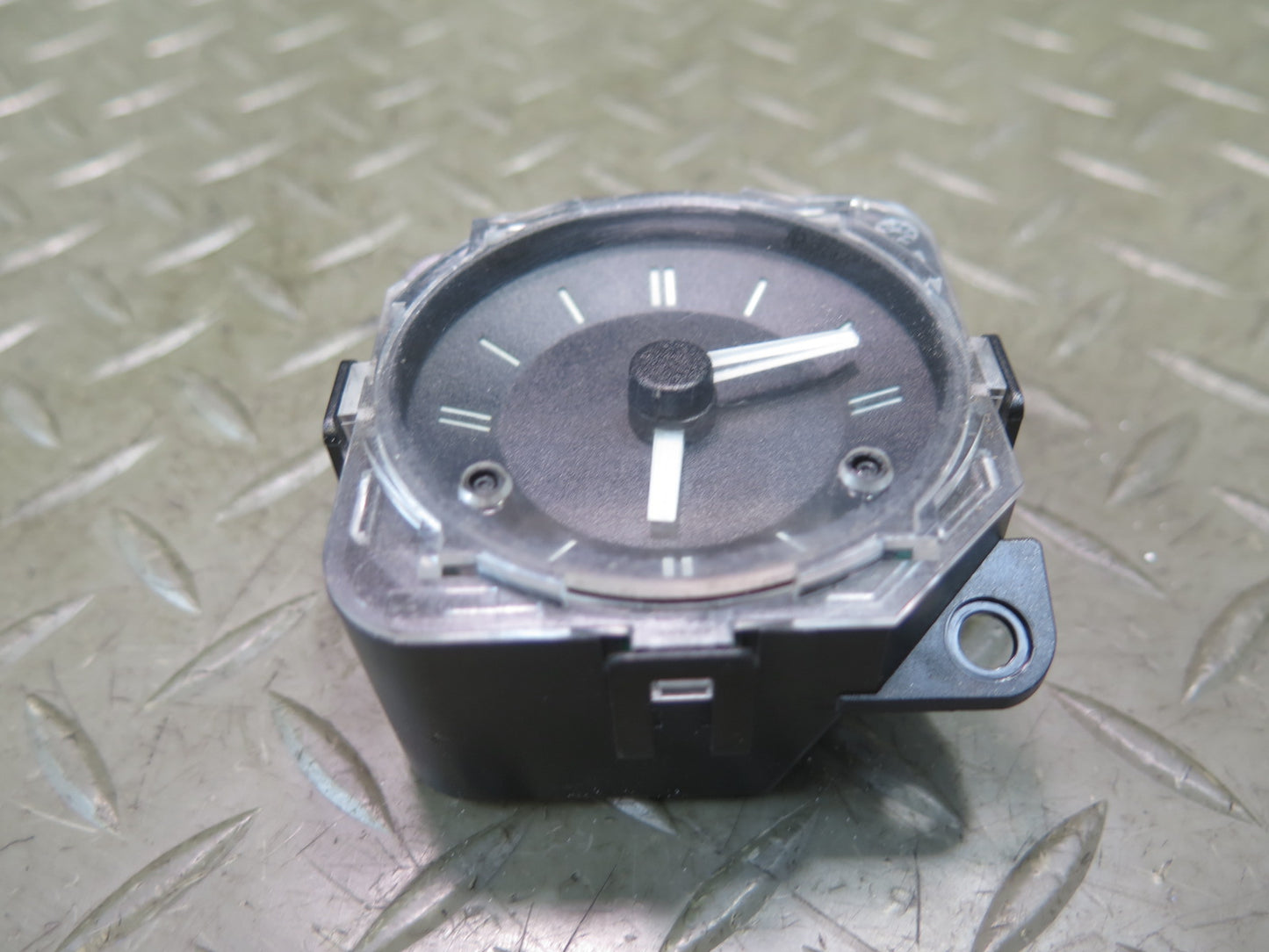 99-02 BMW E36/7 Z3 Dash Center Analog Clock Unit 8383663  OEM