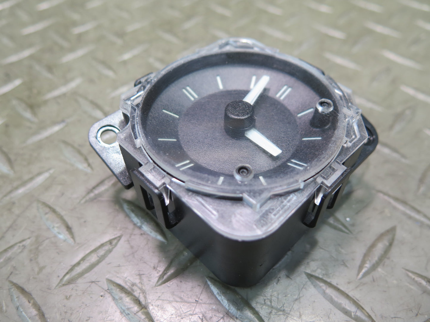 99-02 BMW E36/7 Z3 Dash Center Analog Clock Unit 8383663  OEM