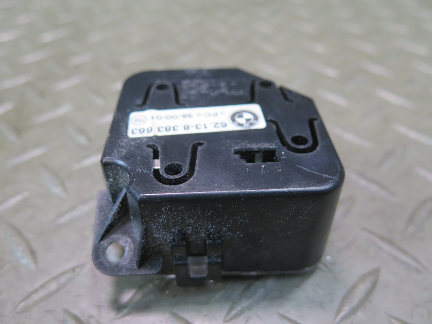 99-02 BMW E36/7 Z3 Dash Center Analog Clock Unit 8383663  OEM