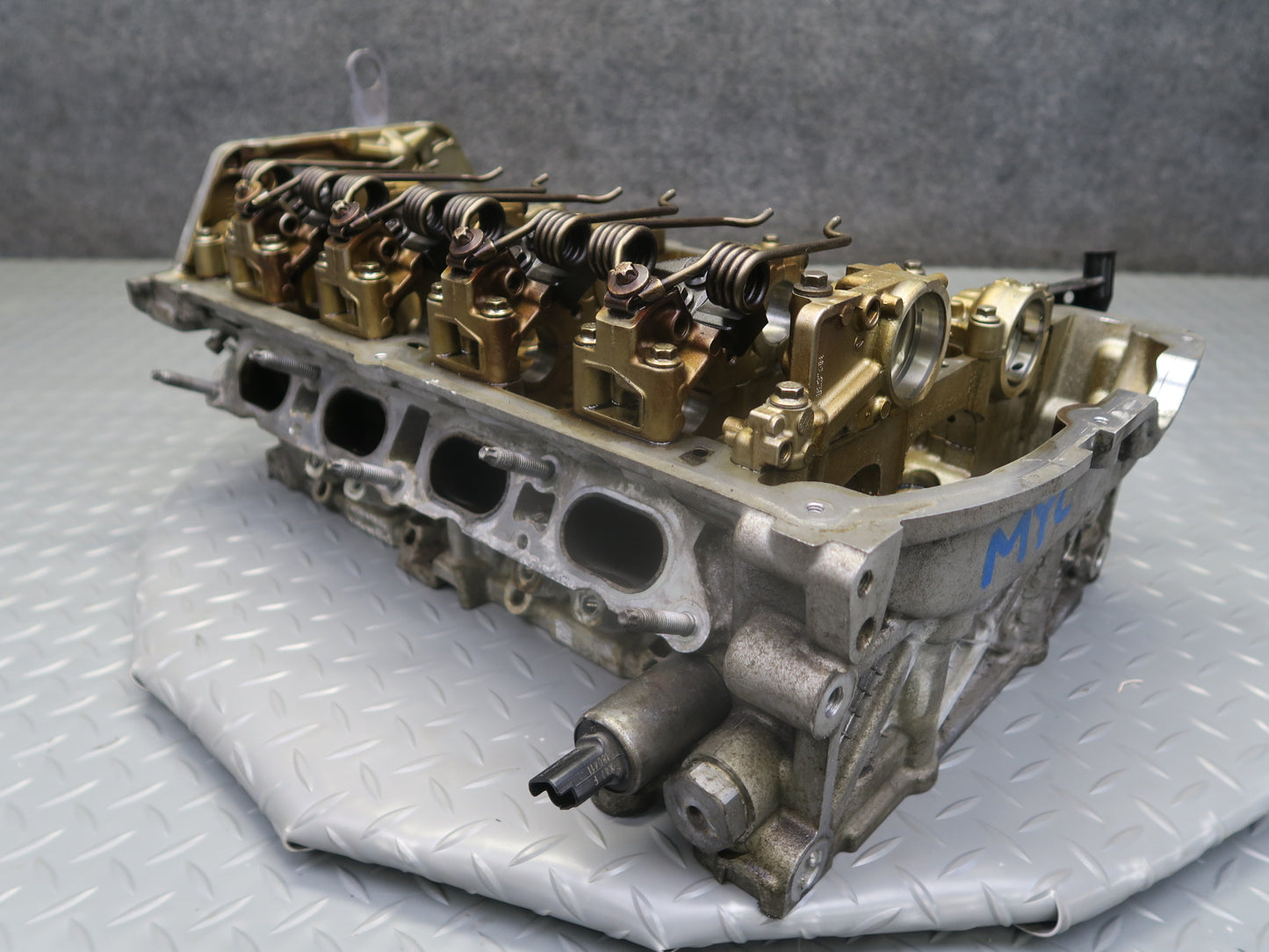 11-13 Mini S R55 R56 R57 R58 R59 N18 Engine Cylinder Head w Oil Dipstick OEM