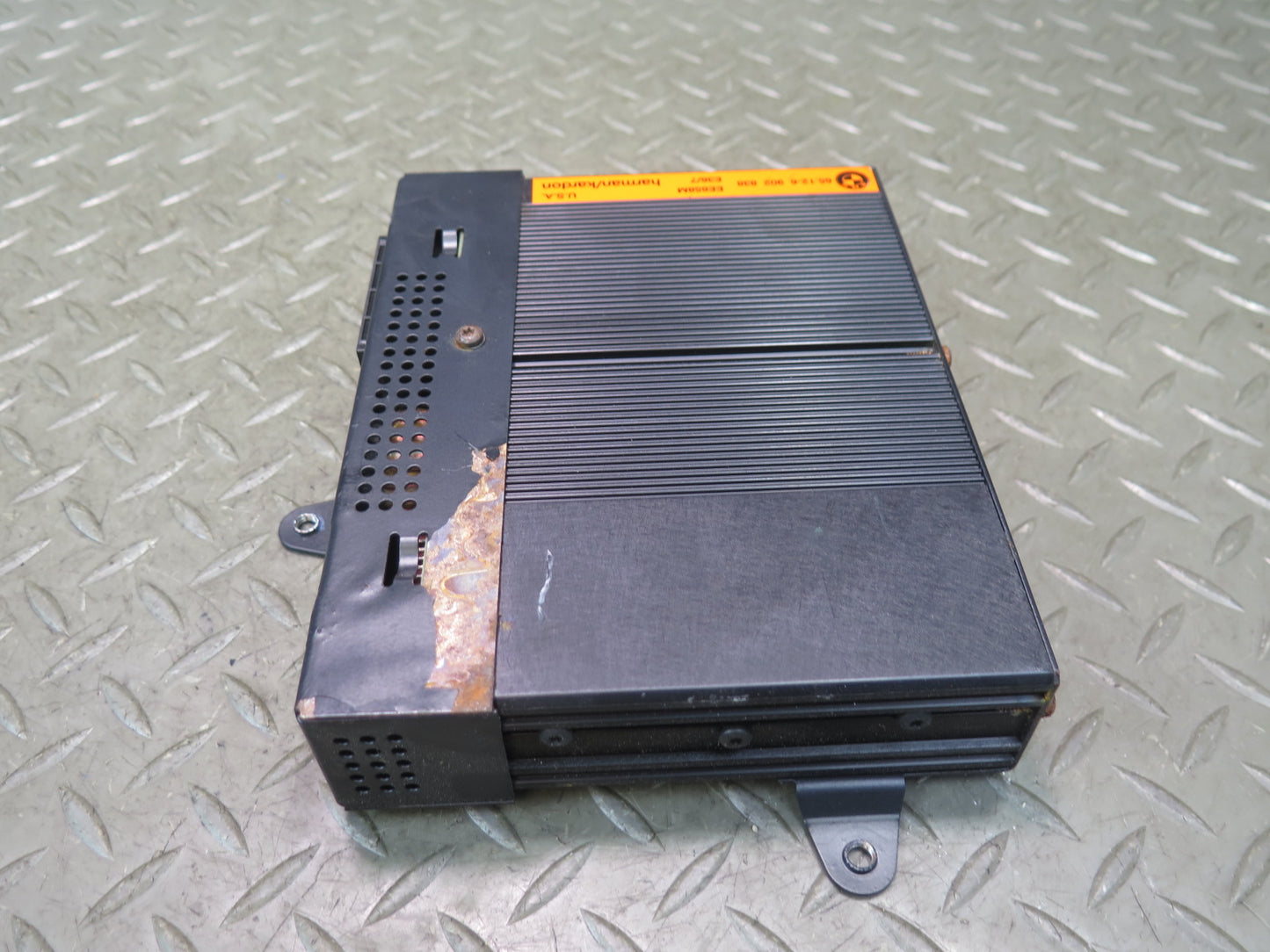 99-02 BMW E36/7 Z3 Harman Kardon Audio Subwoofer Amplifier AMP 6902838 OEM