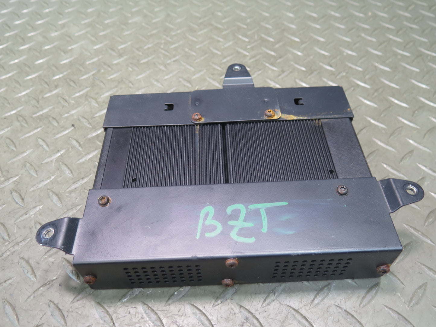99-02 BMW E36/7 Z3 Harman Kardon Audio Subwoofer Amplifier AMP 6902838 OEM