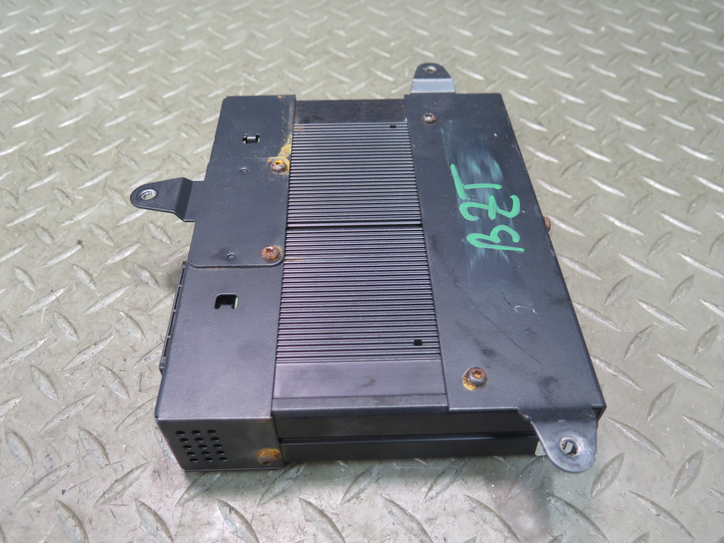 99-02 BMW E36/7 Z3 Harman Kardon Audio Subwoofer Amplifier AMP 6902838 OEM