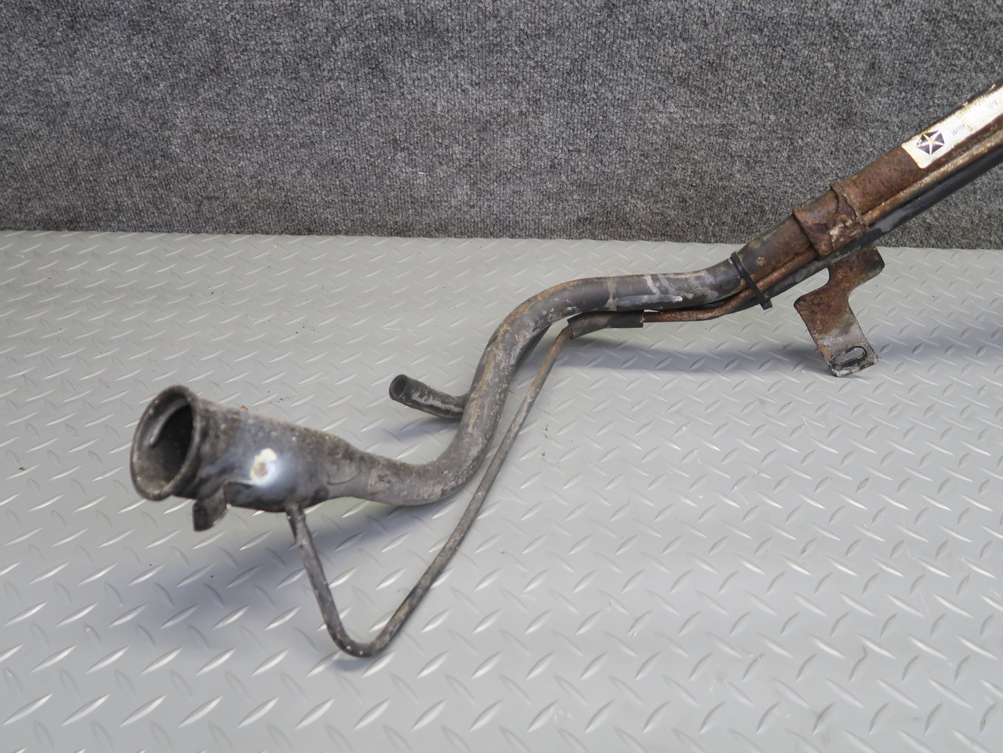 07-10 Jeep Wrangler JK 3.8L 2-DOOR Fuel Filler Neck Hose w Tubes OEM